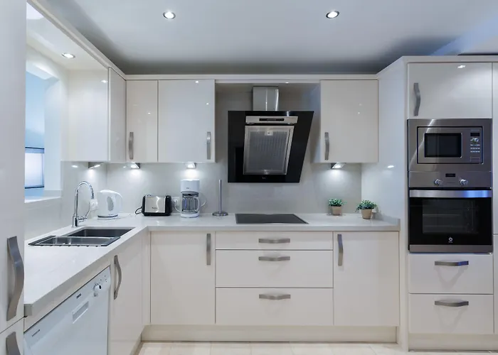 كورال بيتش الفندقية بخدمة ذاتية ماربيا