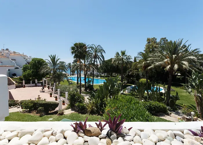 كورال بيتش الفندقية بخدمة ذاتية