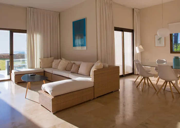 كورال بيتش الفندقية بخدمة ذاتية 4*