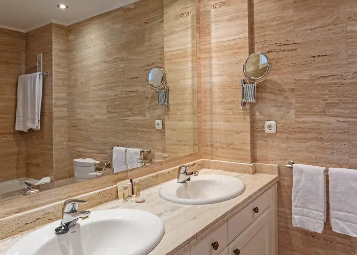 كورال بيتش الفندقية بخدمة ذاتية 4*