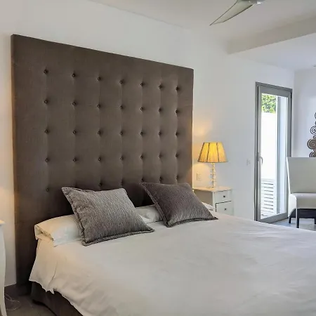 Coral Apartment