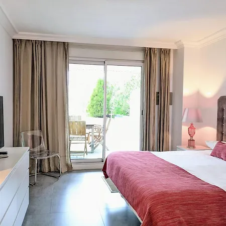 Coral Apartment
